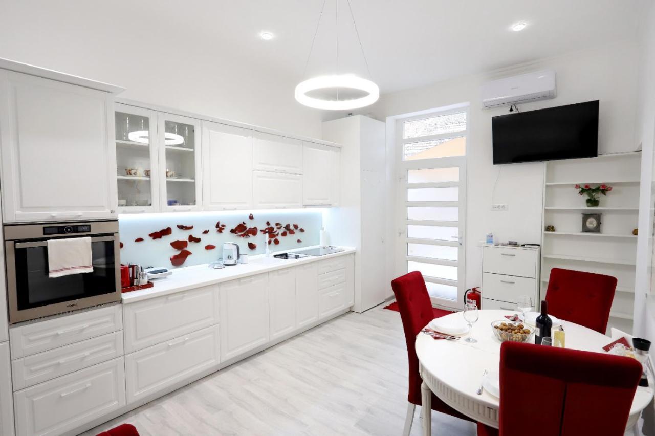 Central Luxury Apartments Oradea Exterior foto