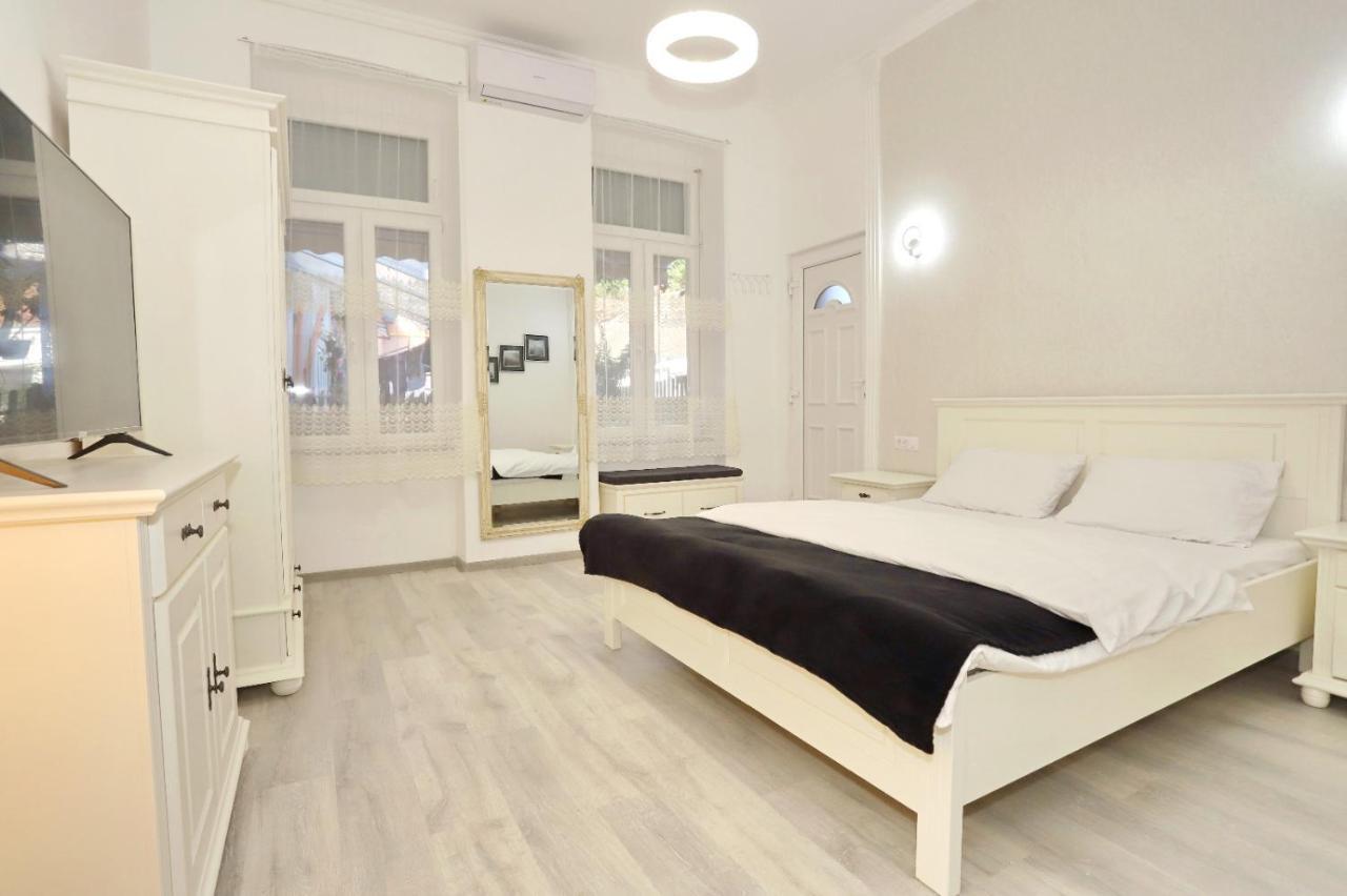 Central Luxury Apartments Oradea Exterior foto